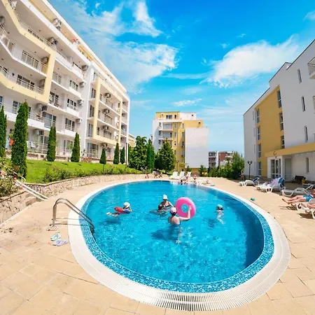 Imperial And Crown Noks Grand Apartament